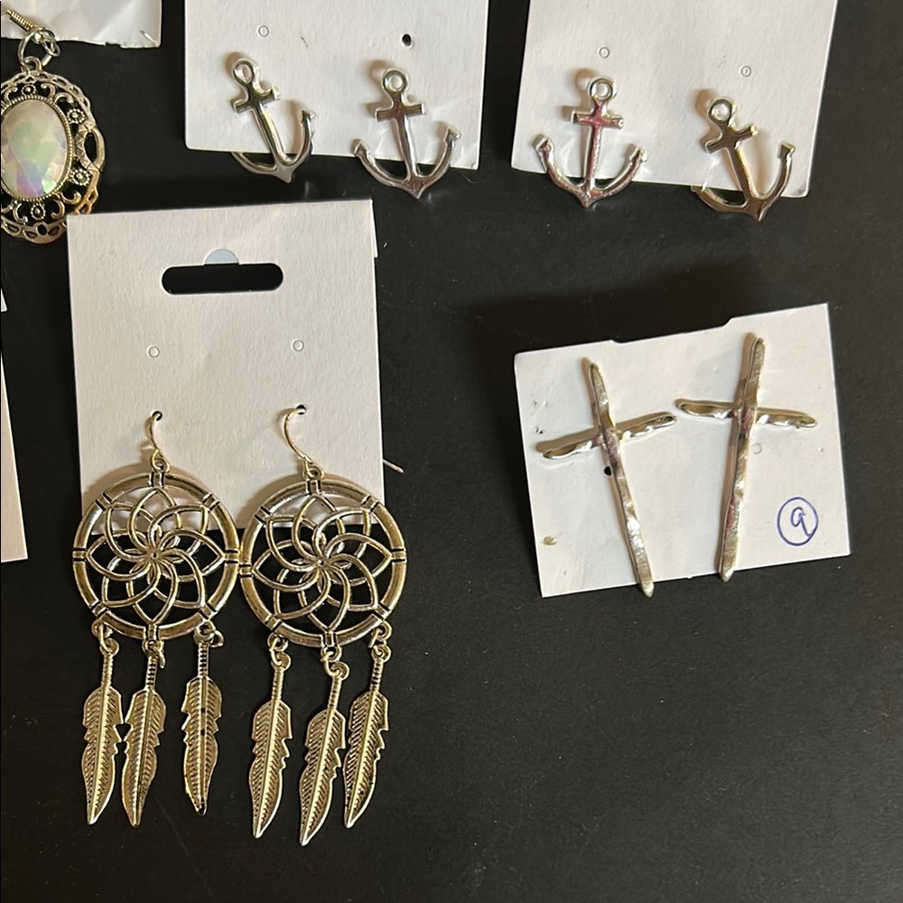 Earring Set - Picture 4 of 5